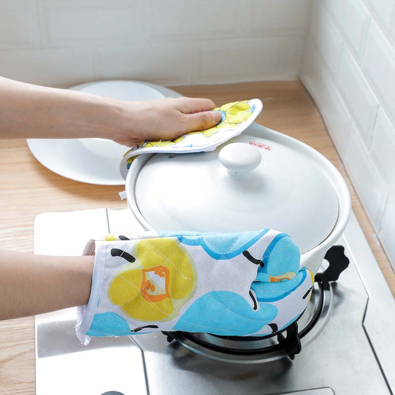 2 Piece/Set Cute Fashion Cartoon Animal Bear Kitchen Cooking Microwave Baking BBQ Oven Potholders
