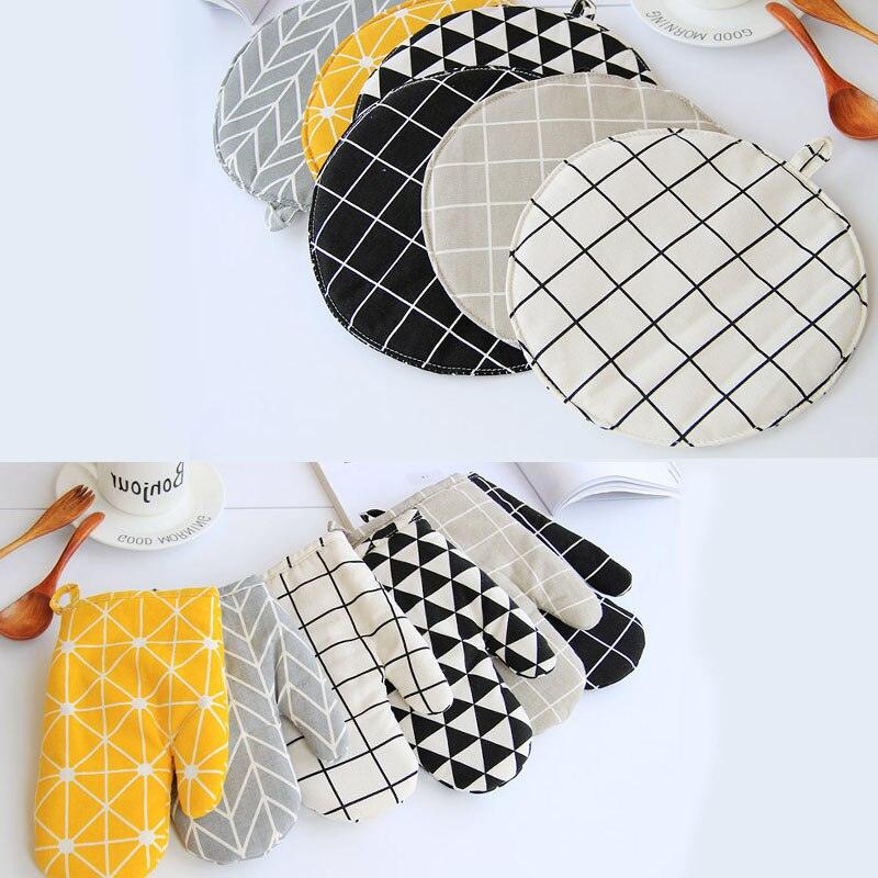 Cotton Oven Glove 1 Pcs Non-slip Glove BBQ Grill Glove Nice Kitchen Cooking Heatproof Mitten