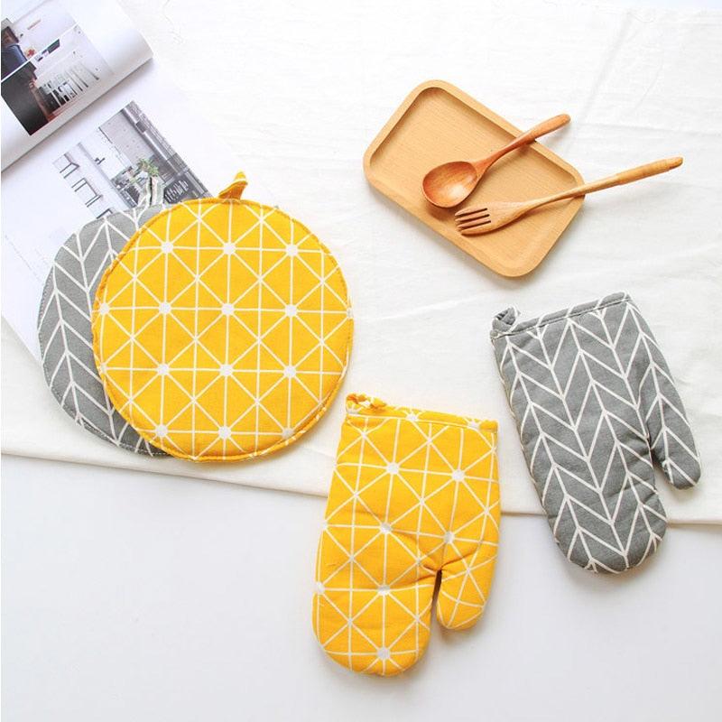 Cotton Oven Glove 1 Pcs Non-slip Glove BBQ Grill Glove Nice Kitchen Cooking Heatproof Mitten
